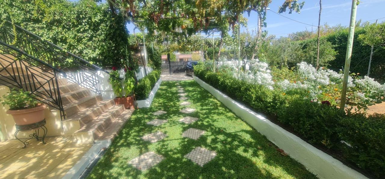 Οικια Elisabeth Apartment Artemida  Bagian luar foto